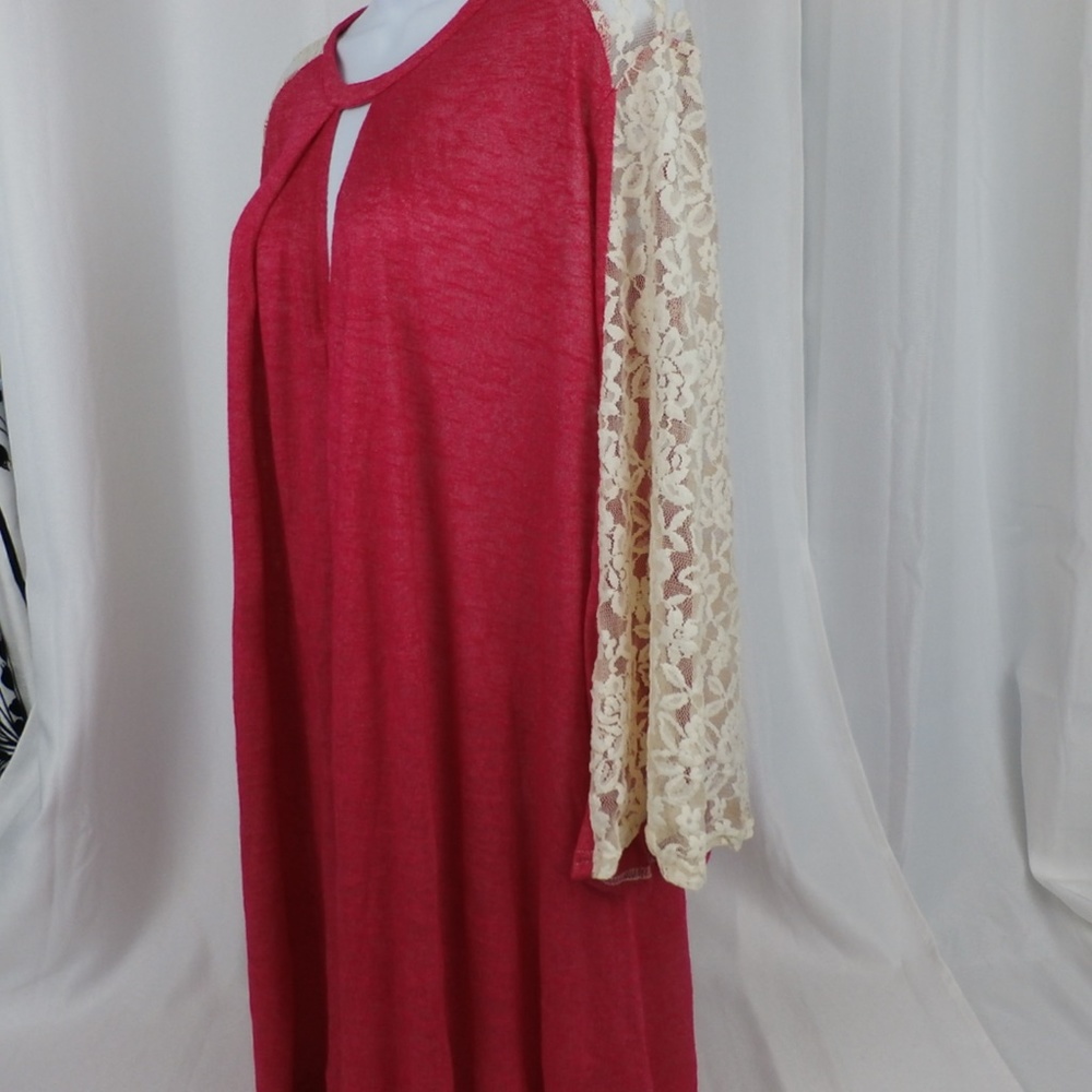 Umgee Keyhole Front Lace Sleeve & Back Tunic L NWT